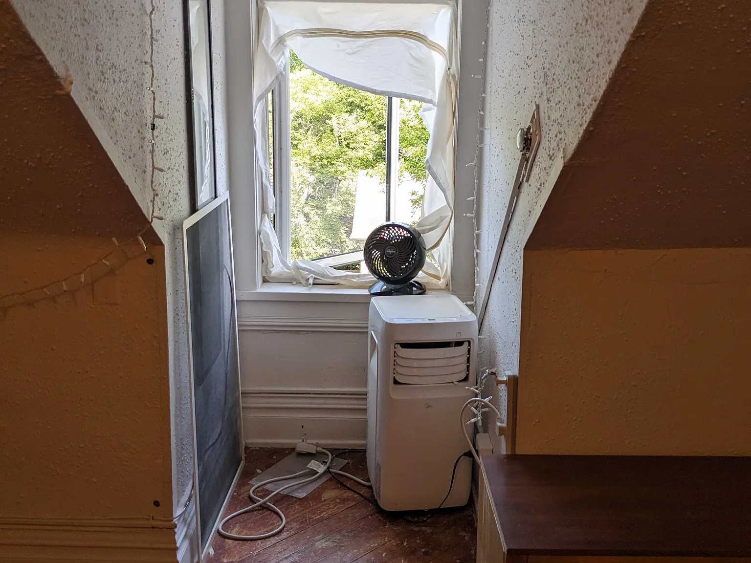 1 bed, 3.5 bath, 185 sqft, $600 — Photo 3