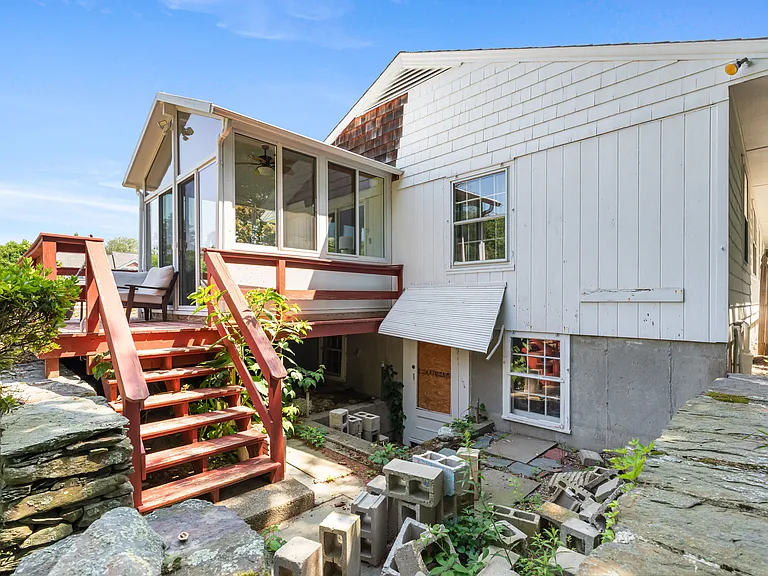 355 Pearse Rd — Photo 53