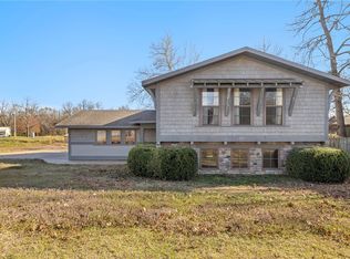 1009 Peak St, Cave Springs, AR 72718