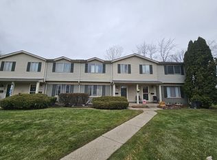 26208 Franklin Pointe Dr, Southfield, MI 48034