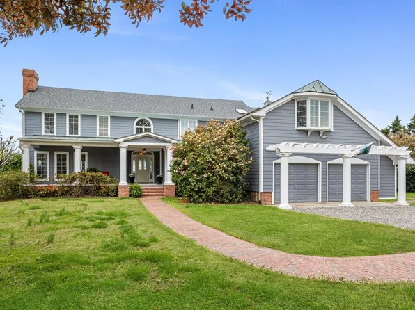 498 McSwain Rd, White Stone, VA 22578