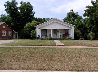 100 Goingsnake St, Tahlequah, OK 74464