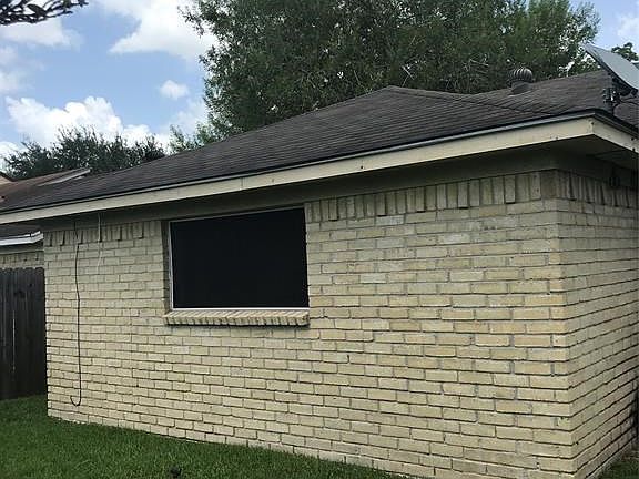 2nd image of 1410 Gentle Bend Dr