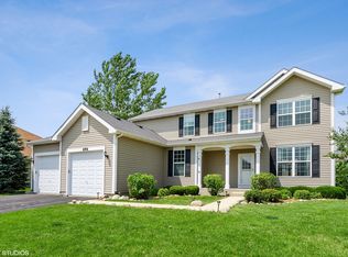 696 Da Vinci Dr, Hampshire, IL 60140