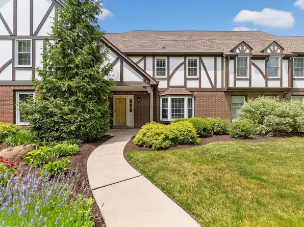 205 Allenberry Cir, Pittsburgh, PA 15234