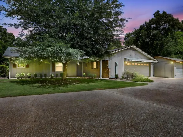 809 S Meadows Dr, Diboll, TX 75941