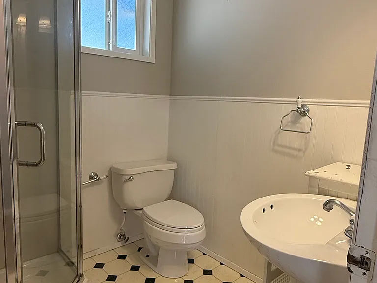 Second bathroom.
