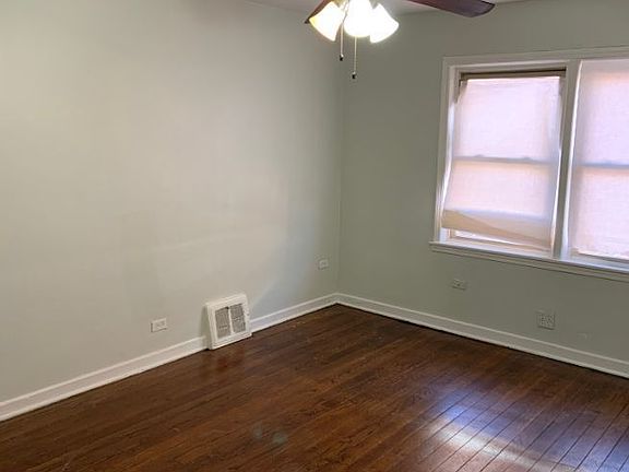 2nd image of 7648 S Jeffery Blvd #1W