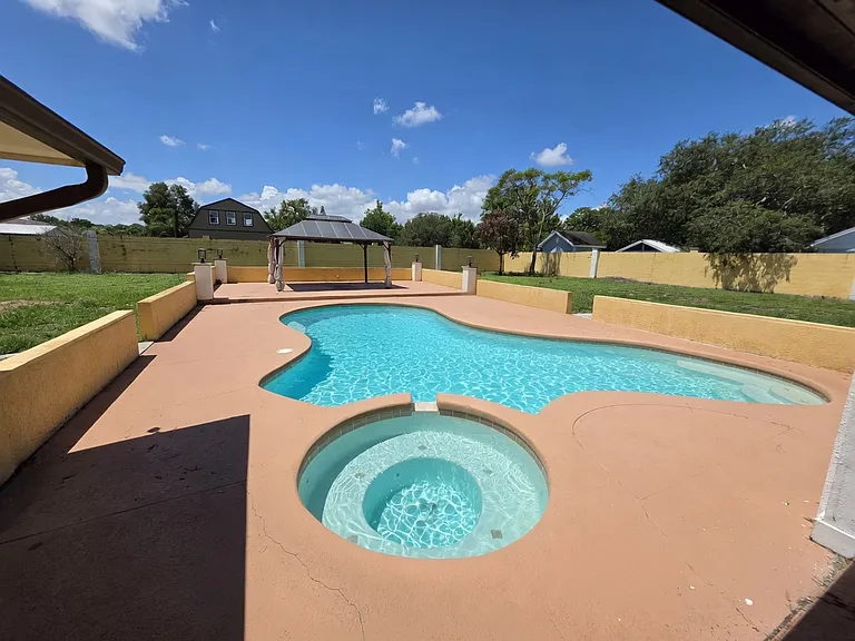 8146 Oak Park Rd — Photo 10