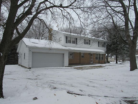 2nd image of 207 N 4th St