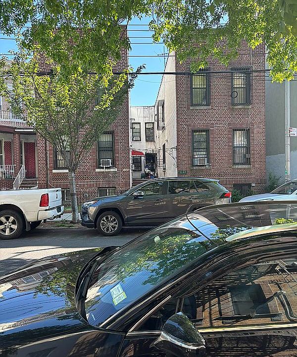 1st image of 1127 43rd St #2