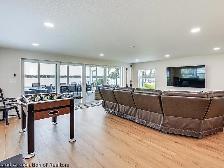 1216 Lake Clay Dr — Photo 8