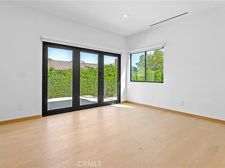 514 W Washington Blvd — Photo 31