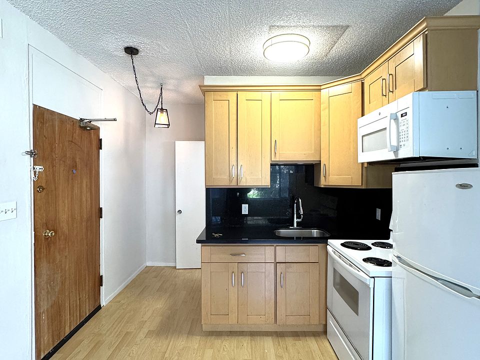 1st image of 1325 Green St #101