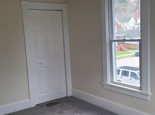 629 S 6th St, Jeannette, PA 15644