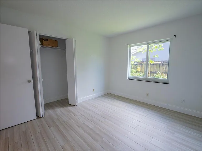 5332 NW 29th Ct — Photo 10