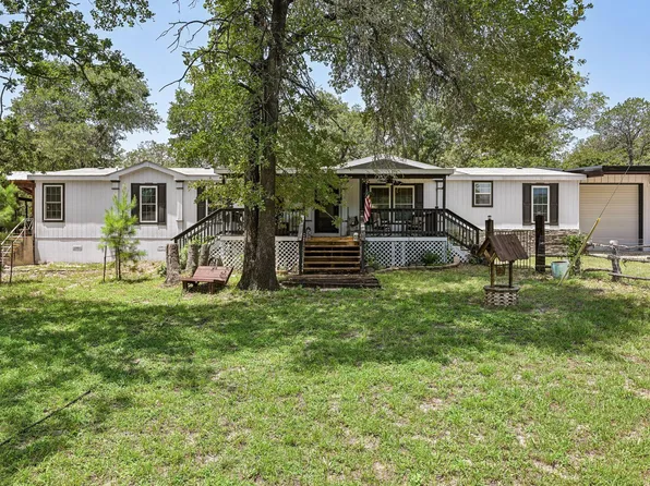 541 Hidden Oaks Dr, Elgin, TX 78621
