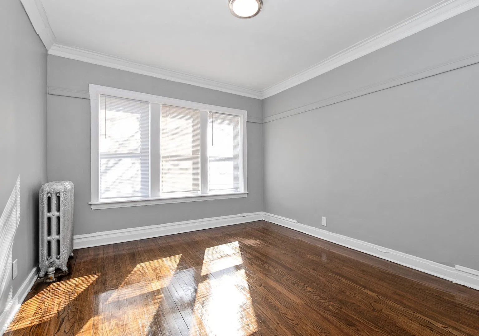 7557-59 S. Calumet Ave. / 348-58 E 76th St. — Photo 2