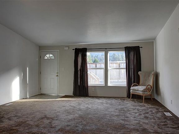 5th image of 60 Rogue River Dr