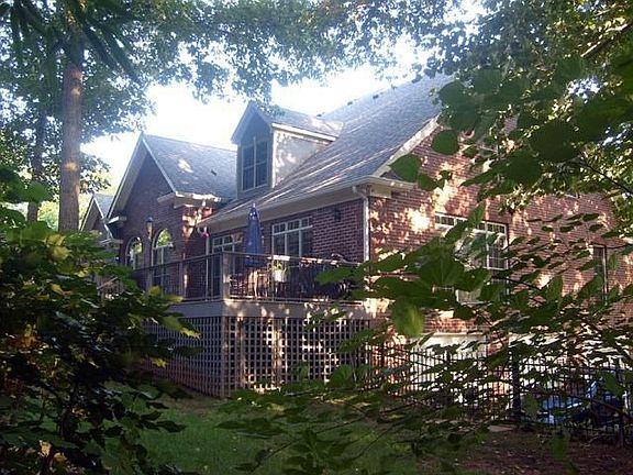 5th image of 113 Oak Hill Dr