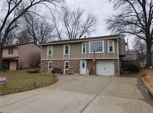 5300 NE 56th Pl, Kansas City, MO 64119