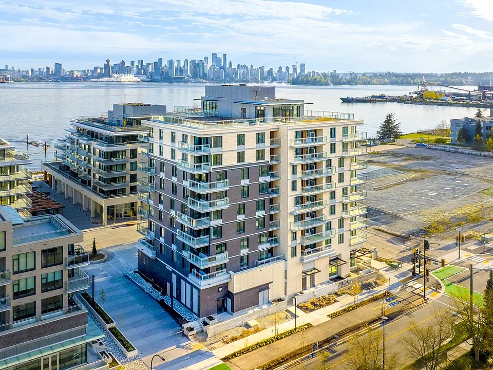 792 Harbour Ave