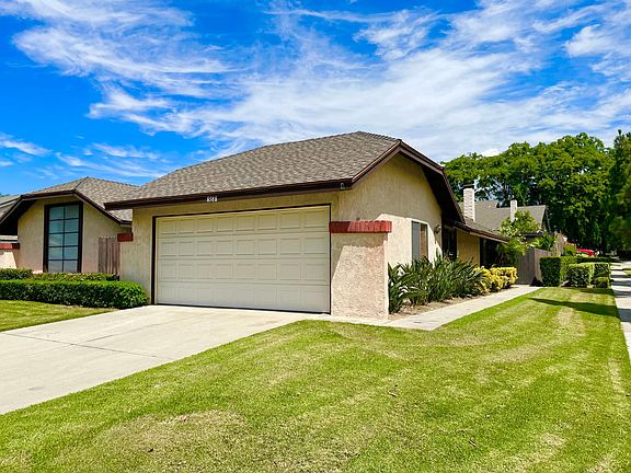 4th image of 8588 Sandalwood Ct