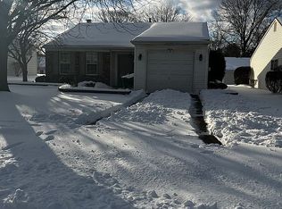 11 Fernwood Ct, Columbus, NJ 08022