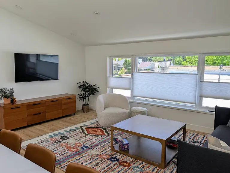 1025 S Lincoln St — Photo 6