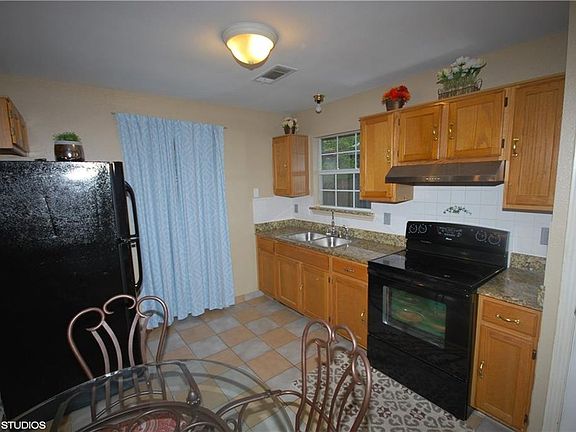 4th image of 718 Dudperkins St
