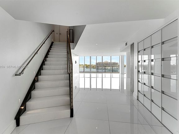 5th image of 6620 Indian Creek Dr #Penthouse 711
