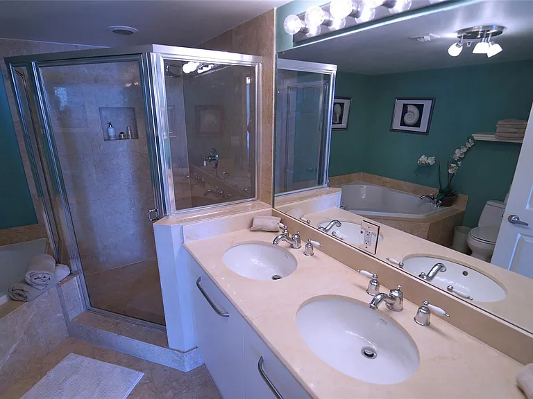 2011 N Ocean Blvd #1606 — Photo 19