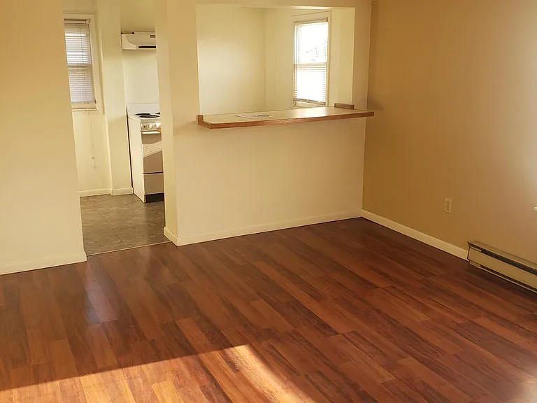 186.5 N Meridian St — Photo 1
