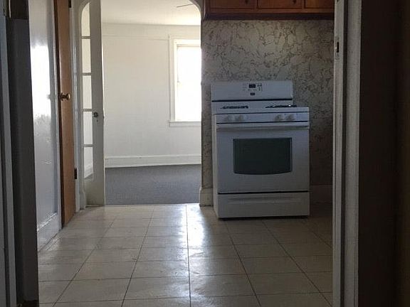 2nd image of 195 Cedar Ave #2B