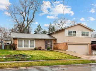 17616 Grandview Dr, Hazel Crest, IL 60429