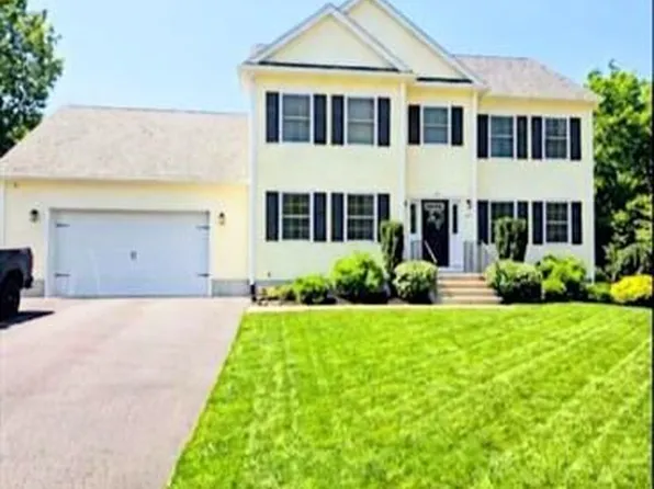 33 Ledgewood Cir, Attleboro, MA 02703