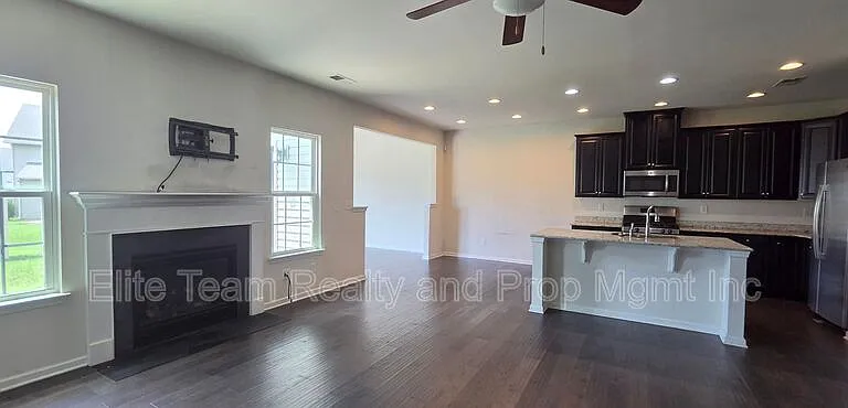 7347 Raylee Ave SW — Photo 3