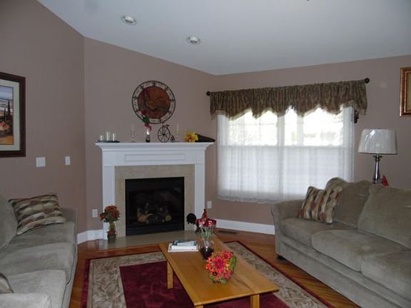 5th image of 102 Trentwood Dr