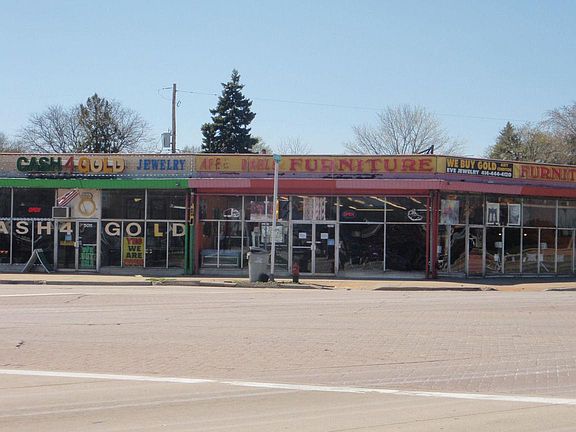 3rd image of 5011 W Fond Du Lac Ave