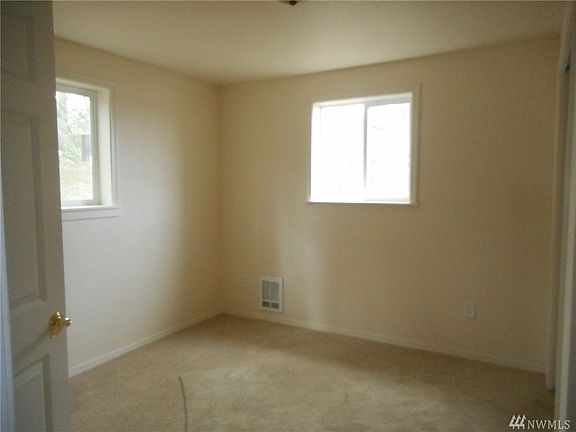 3rd image of 5302 Harlow Dr