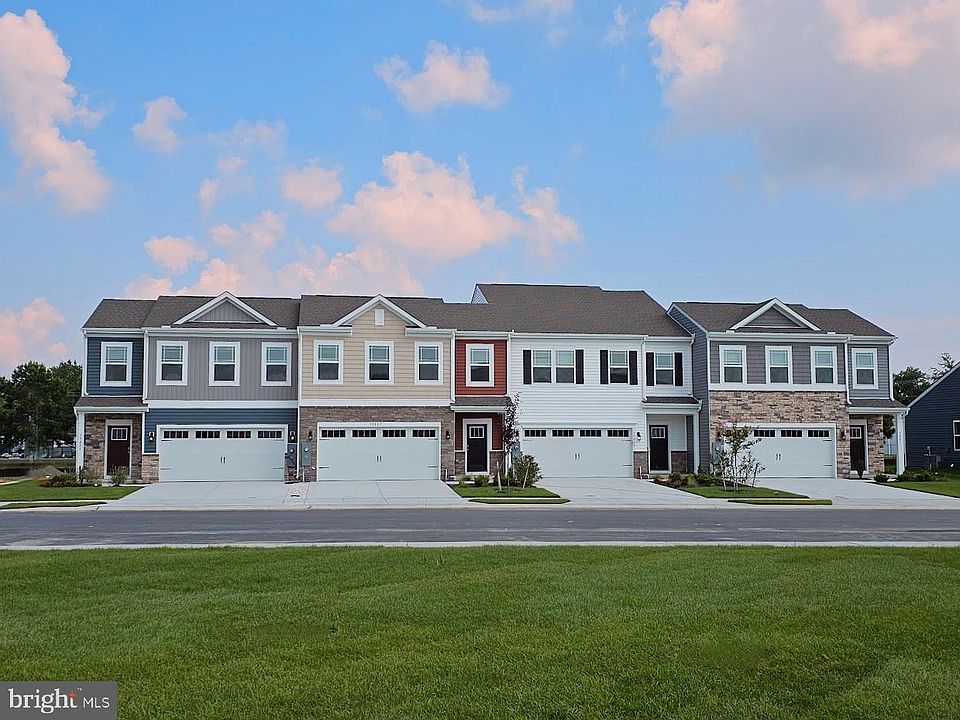 1st image of 32086 Sand Bank Ln