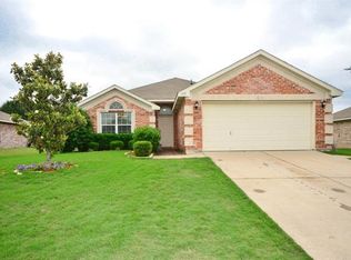 105 Valley View Dr, Waxahachie, TX 75167