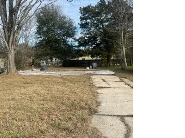 2415 Desoto Dr, Baton Rouge, LA 70807