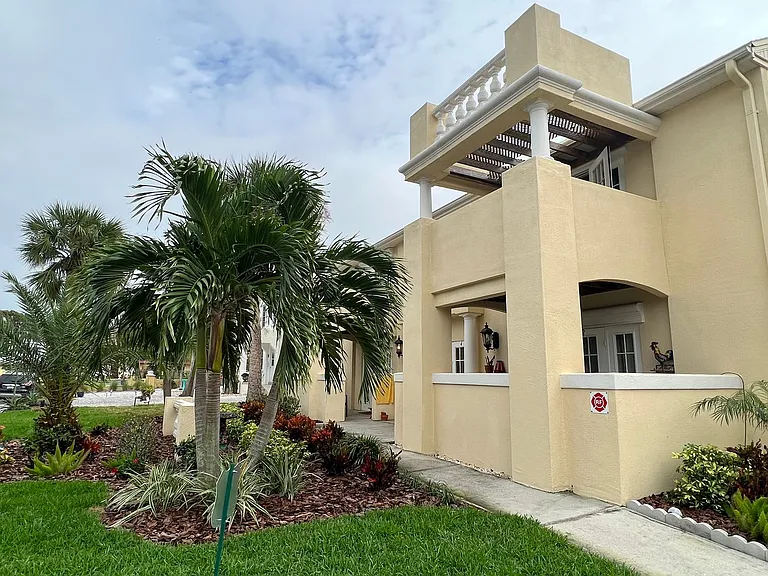 Citadel Apartments of Venice at Nolan Park — Photo 3