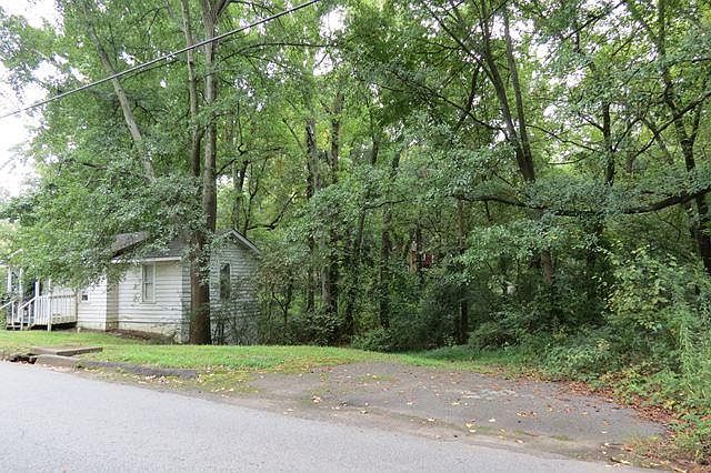 2nd image of 336 Carruth Dr SE