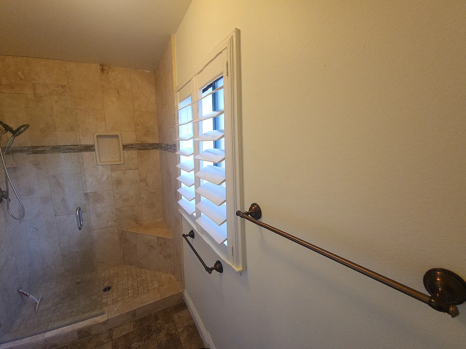 3 bed, 2.5 bath, 1800 sqft, $4,995 — Photo 4