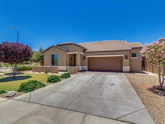 3rd image of 2315 W Branham Ln