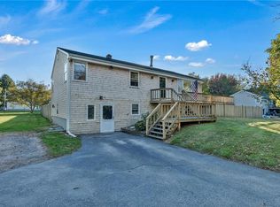 604 Boyds Ln, Portsmouth, RI 02871