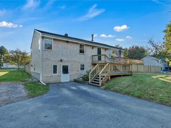 604 Boyds Ln, Portsmouth, RI 02871