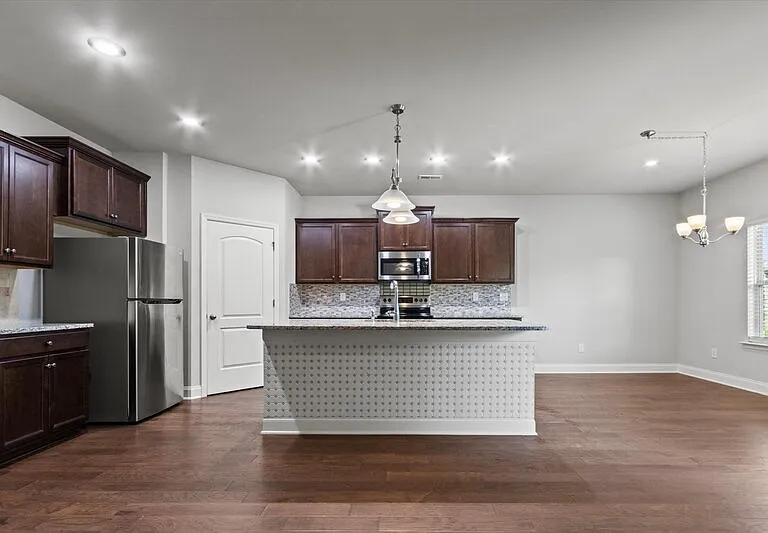 220 Dinner Tree Sq — Photo 9